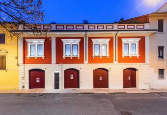 RUBELE40 allows 18 year olds to book a room