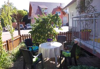 G  stehaus Europa EP-Tickets erh  ltlich allows 18 year olds to book a room