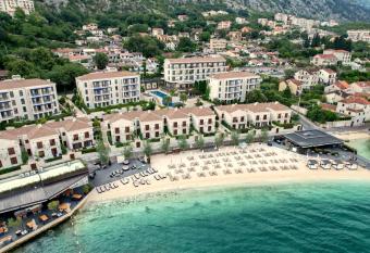 HUMA Kotor Bay Hotel and Villas allows 18 year olds to book a room