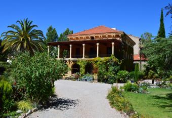 Villa Lafabregue allows 18 year olds to book a room