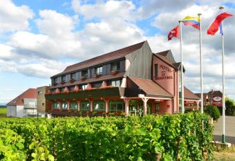 H  tel Le M  nestrel has Balcony rooms