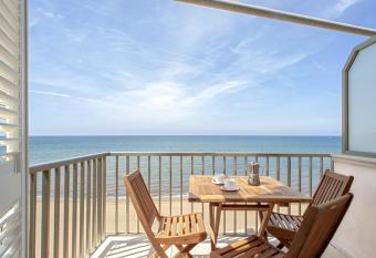 Residence Villa Lo Scoglietto has Balcony rooms