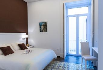 Suites Sorrento Elegance has Balcony rooms