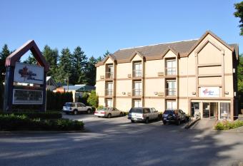 Canadian Inn allows 18 year olds to book a room