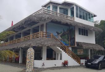 Casa Gaia Mompiche has Smoking/Balcony rooms