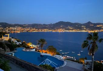 Elegant Villas I - Kudur Villa 3 allows 18 year olds to book a room