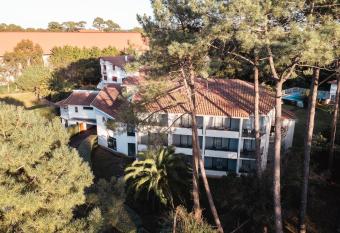 H  tel Les Foug  res has Balcony rooms