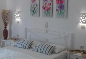 Klimataria Studios has Balcony rooms