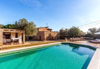 Es Figueral allows 18 year olds to book a room