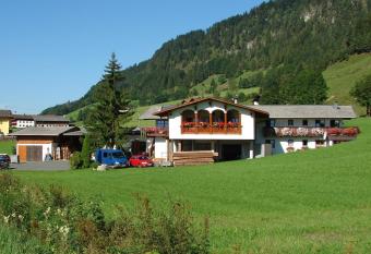 Rauwieslhof has Balcony rooms