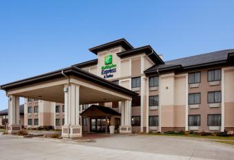 Holiday Inn Express & Suites Worthington By IHG allows 18 year olds to book a room