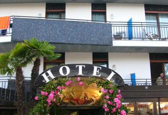 Hotel Serena has Balcony rooms