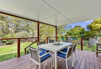 Summerfield Cottage Hunter Valley has Balcony rooms