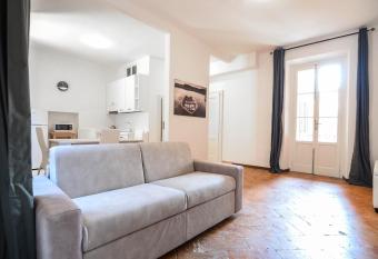 Bellagio Apartment has Balcony rooms