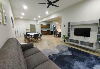 Muslim Apartment at The Quintet Cameron Highlands has Balcony rooms