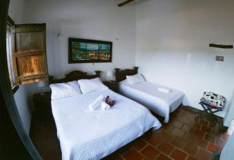 Hotel Casa Claustro De Zapatoca allows 18 year olds to book a room