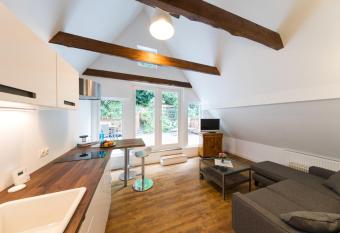 Zur Burgstiege has Balcony rooms