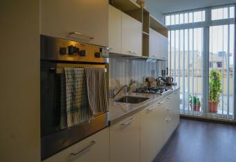 Cosy Home by the Sea allows 18 year olds to book a room