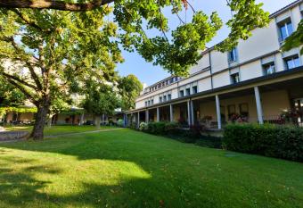 Hotel La Longeraie allows 18 year olds to book a room