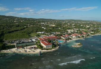 Holiday Inn Resort Montego Bay All-Inclusive, an IHG Hotel allows 18 year olds to book a room