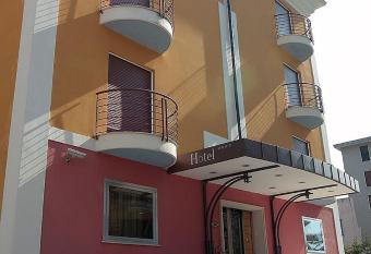 Hotel Fly has Balcony rooms