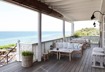 Helenekilde Badehotel allows 18 year olds to book a room