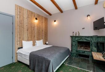 Old Side Corner has Balcony rooms