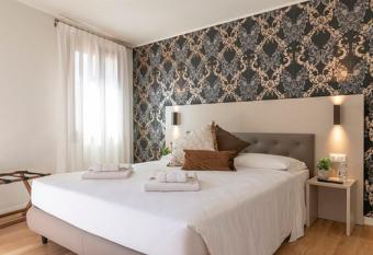 Grifoni Boutique Hotel has Balcony rooms