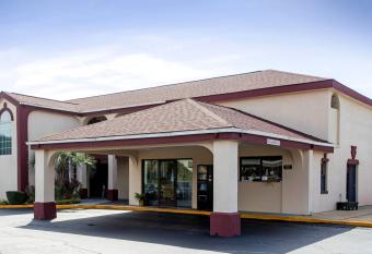 Red Roof Inn Sumter has Smoking rooms