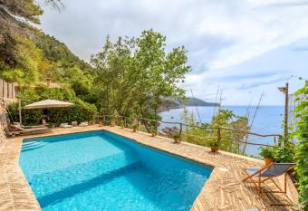 Alconasser has Balcony rooms