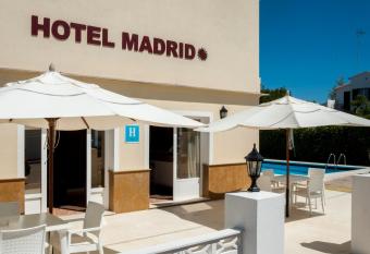 Hotel Madrid allows 18 year olds to book a room