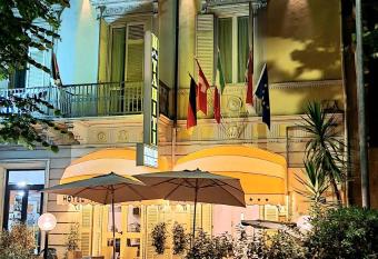 Hotel Tahiti has Balcony rooms