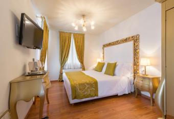 Al Bailo Di Venezia has Balcony rooms