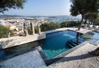 Hotel La Torre del Canonigo - Small Luxury Hotels has Balcony rooms