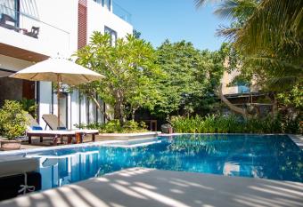 Hoi An Reverie Villas has rooms with a private hot tub