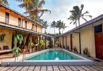 Lime & Co Midi allows 18 year olds to book a room