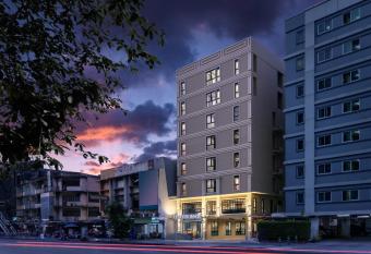 Travelier Hostel allows 18 year olds to book a room