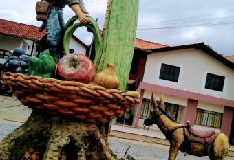Hotel Lurian has Balcony rooms