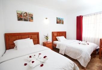 Hostal Danna Inn has Balcony rooms