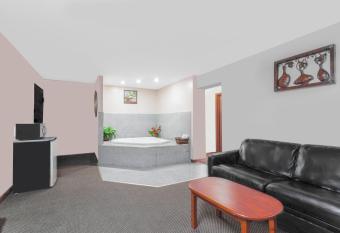 Days Inn by Wyndham Wurtsboro allows 18 year olds to book a room