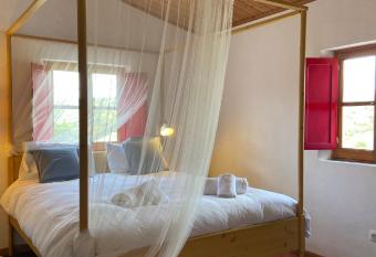 Casa Pedralva has Balcony rooms