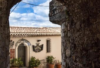 Borgo Medievale has Balcony rooms