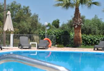 Palmyra Studios has Balcony rooms