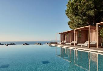 Esperos Village Blue & Spa - Adults Only allows 18 year olds to book a room