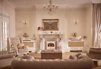 Bathen House Boutique Hotel allows 18 year olds to book a room