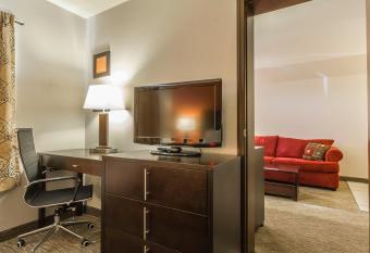 Comfort Inn & Suites Yorkton allows 18 year olds to book a room