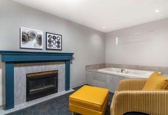 Clarion Hotel & Conference Centre allows 18 year olds to book a room