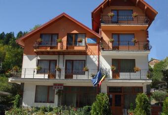 Vila Ana-Maria allows 18 year olds to book a room