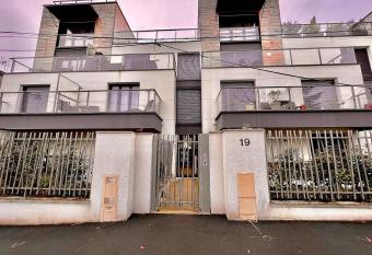 APPARTEMENT NEUF has Balcony rooms