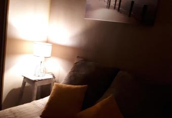 Chez Patricia & Denis has Balcony rooms